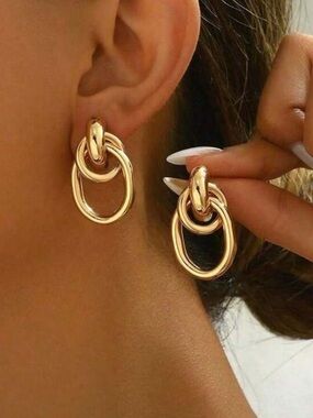 SHEIN Gold Chain Drop Earrings